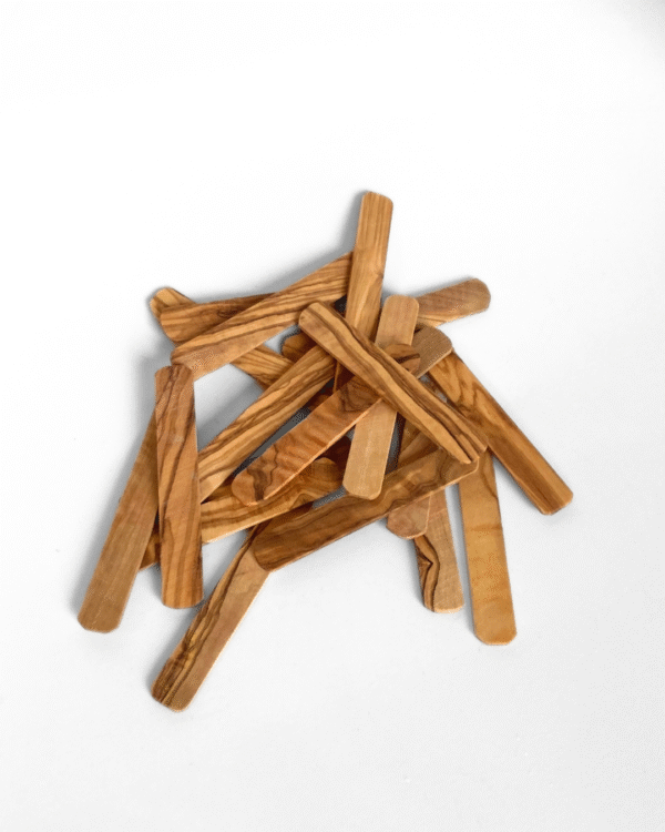 Crème spatel van olijfhout