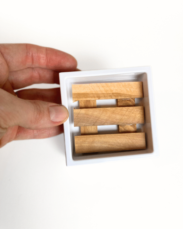 Zeepschaal met inleg van olijfhout