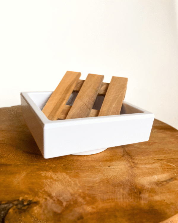 Zeepschaal met inleg van olijfhout