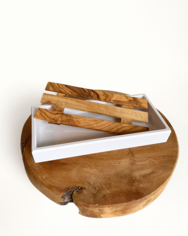 Zeepschaal met inleg van olijfhout