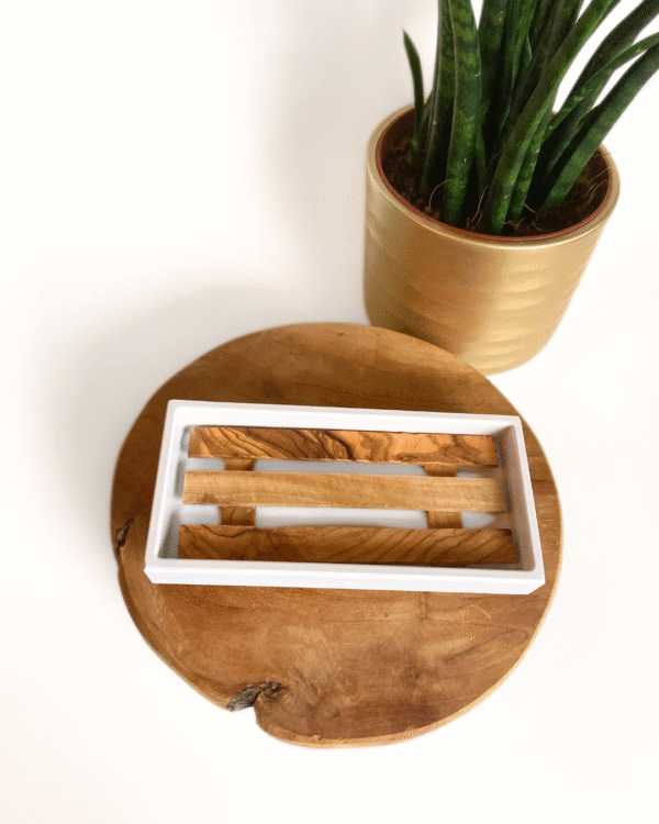 Zeepschaal met inleg van olijfhout